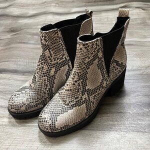 Mia Jody Chelsea Block Heel Ankle Bootie Snake Cream Women’s Size 7.5